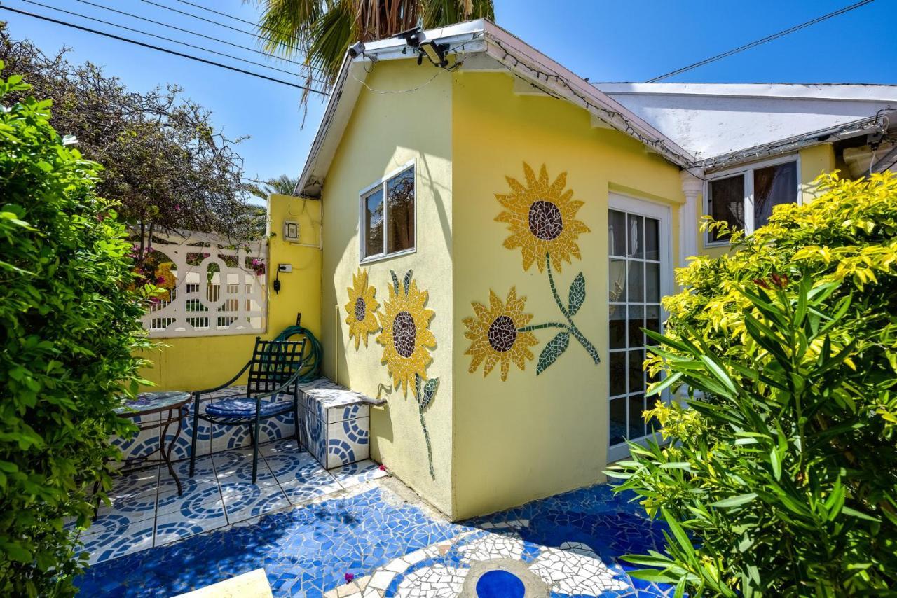 Sunflower Villa Studios パームビーチ エクステリア 写真